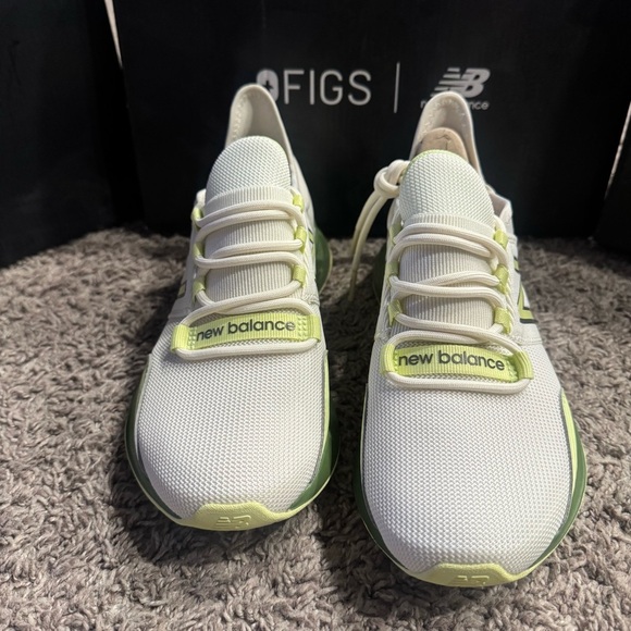 New Balance x FIGS ROAV  Color White / Green Women’s 6.5 Men’s 5 - Picture 4 of 10